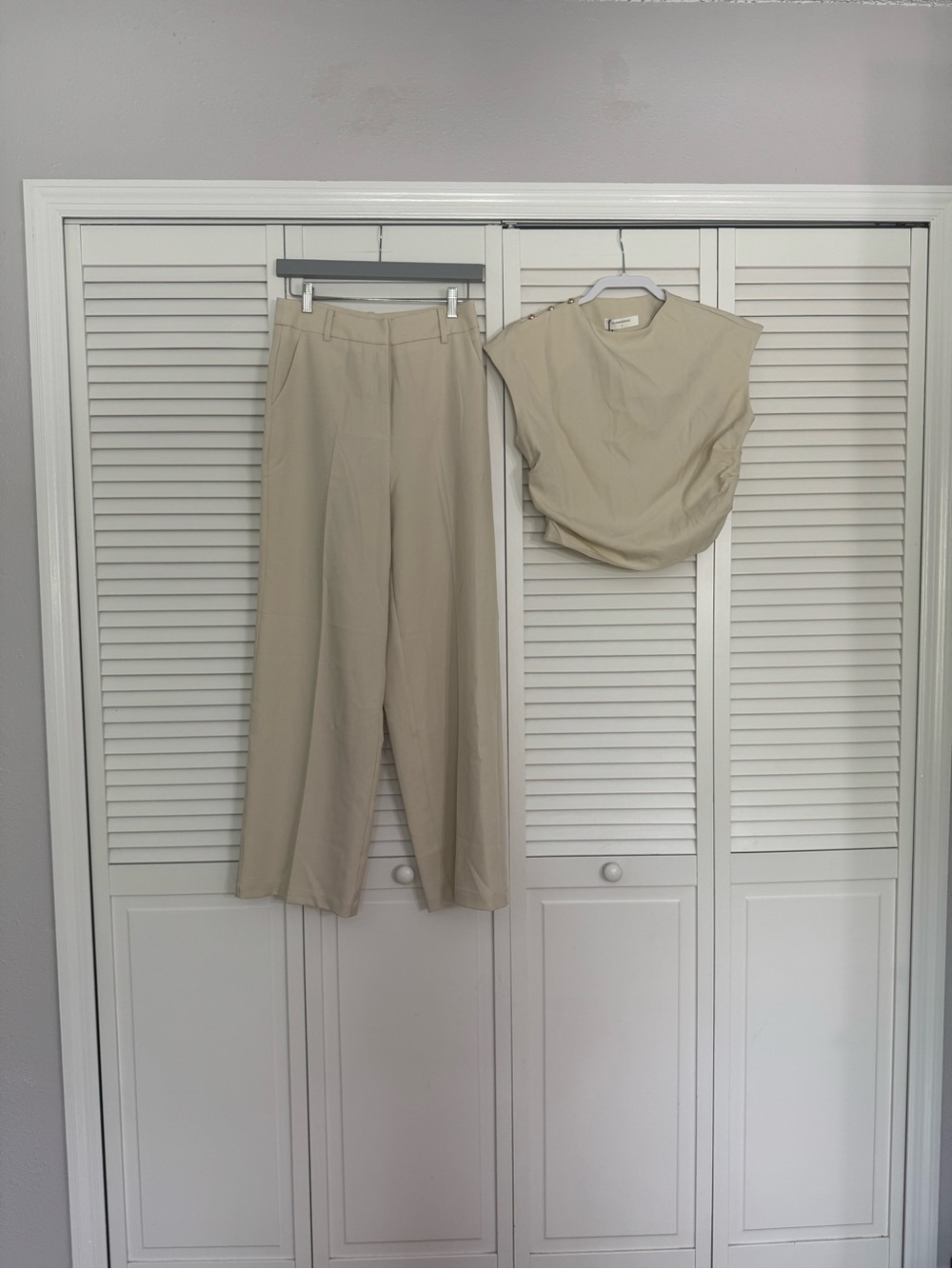 Sleeveless Ruched Top & Wide-Leg Pants Off White Tailored Pants Draped Top Set S